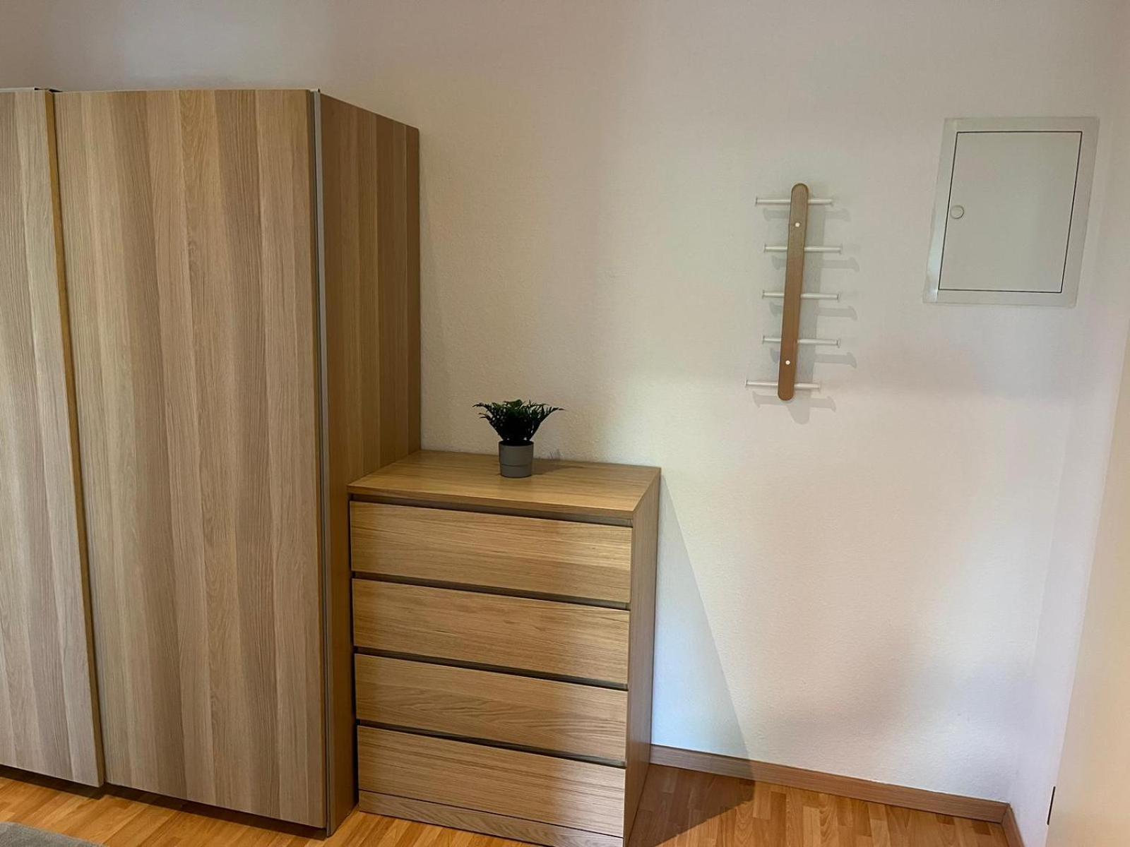 Leuben - Stylisch - Balkon - Kueche Appartement *