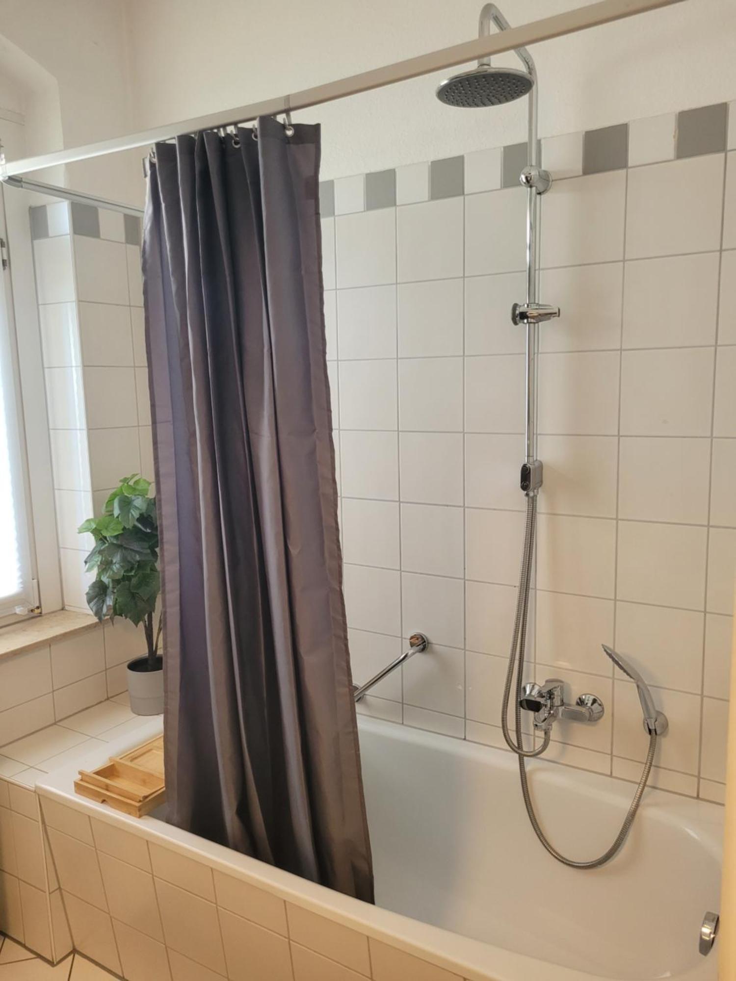 Leuben - Stylisch - Balkon - Kueche Dresde