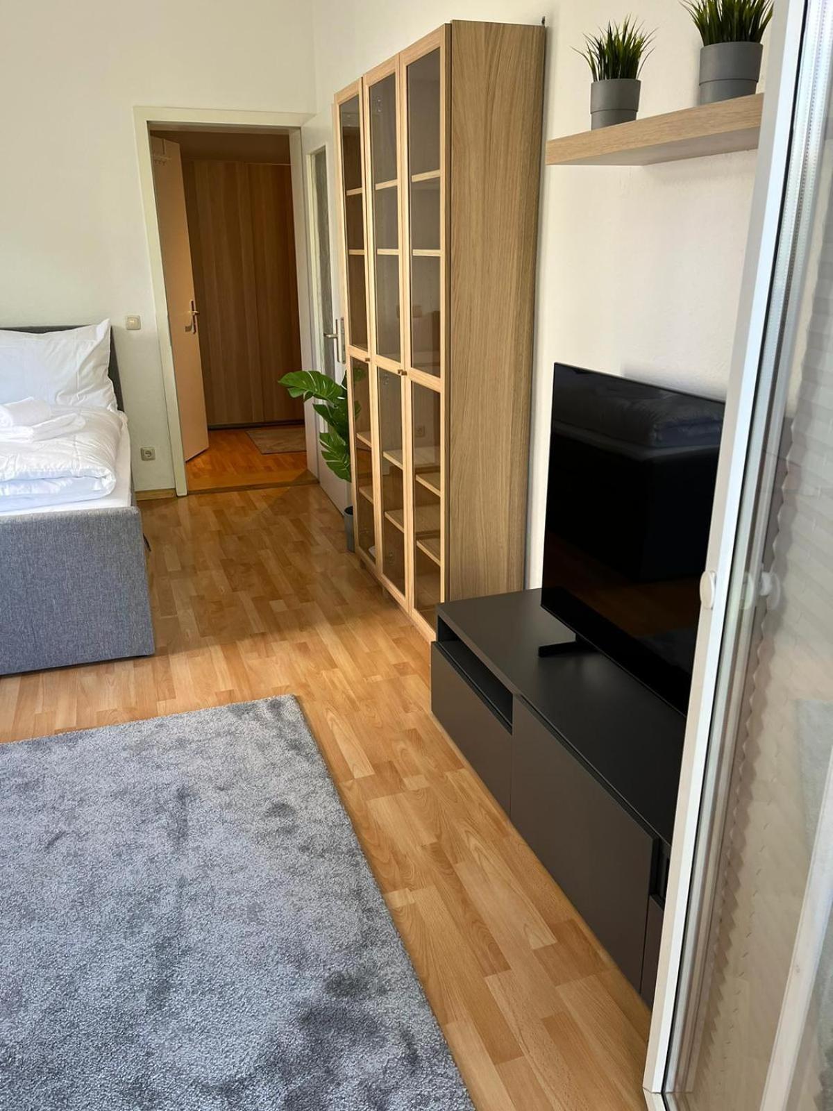 Leuben - Stylisch - Balkon - Kueche Apartamento